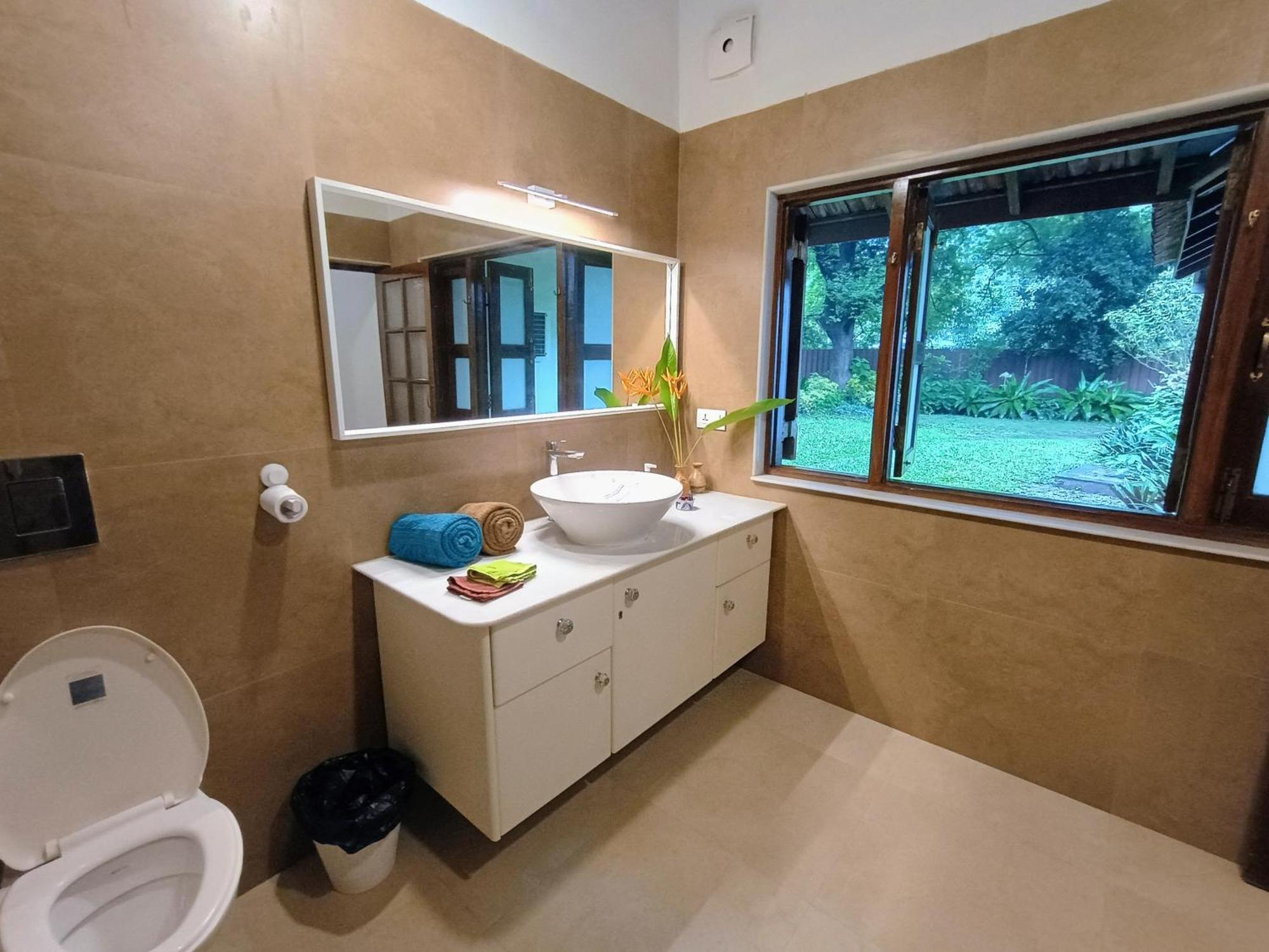 Banyan House - Luxurious 4 Bedroom Villa On One Acre, Near The Beach Nagaon  Buitenkant foto